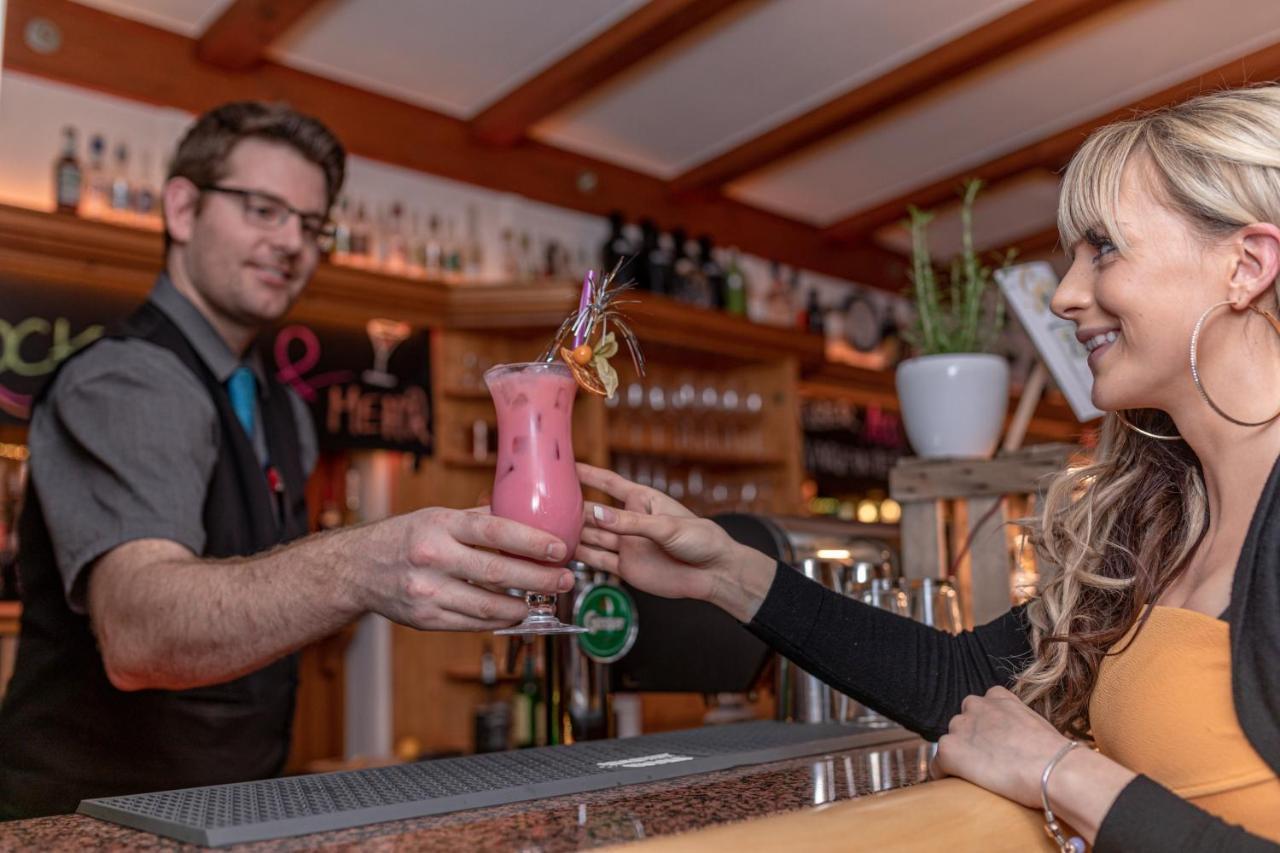 Landhof Waidegger Wirt - Hotel, Restaurant, Bar Buitenkant foto