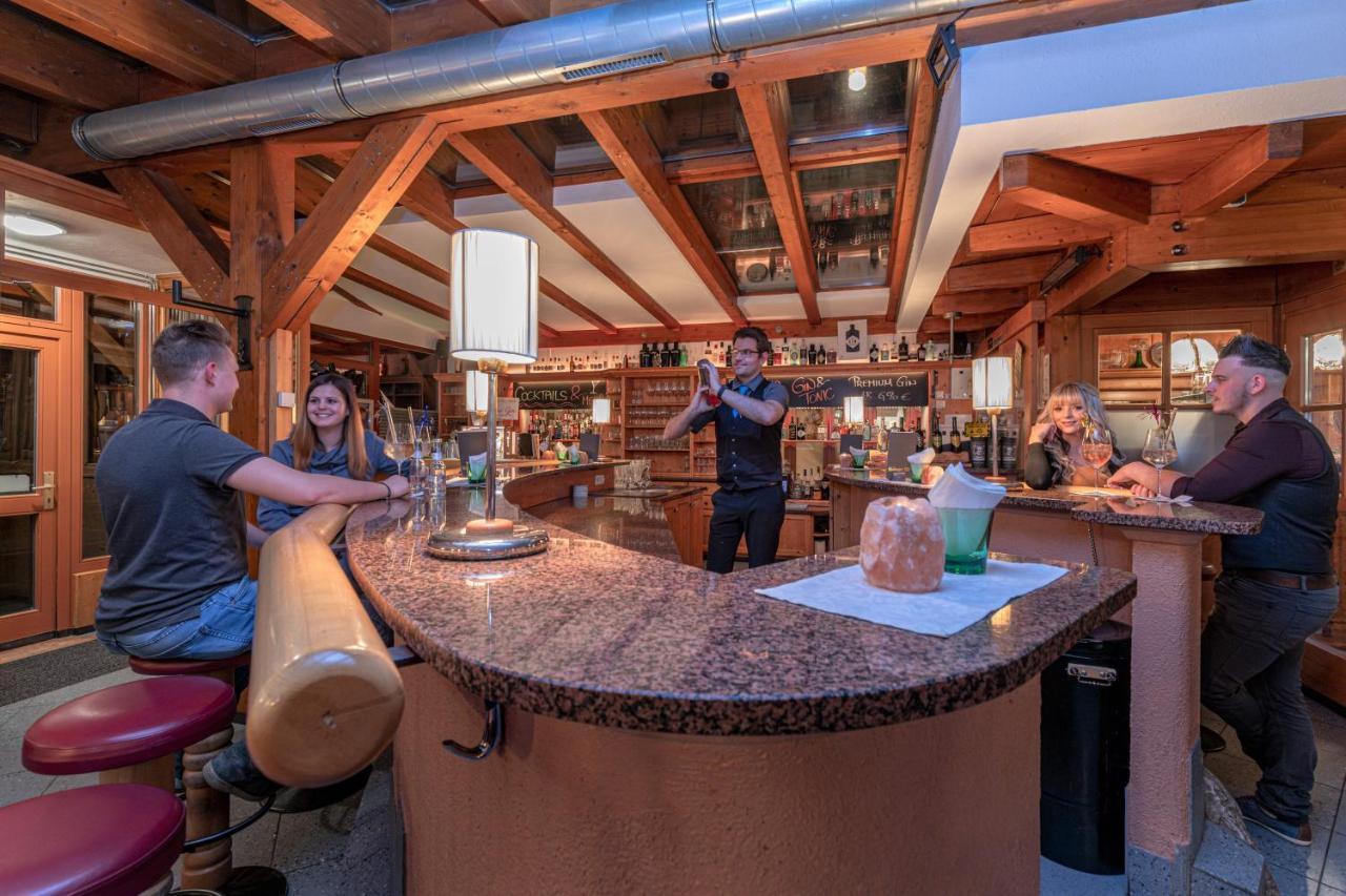 Landhof Waidegger Wirt - Hotel, Restaurant, Bar Buitenkant foto