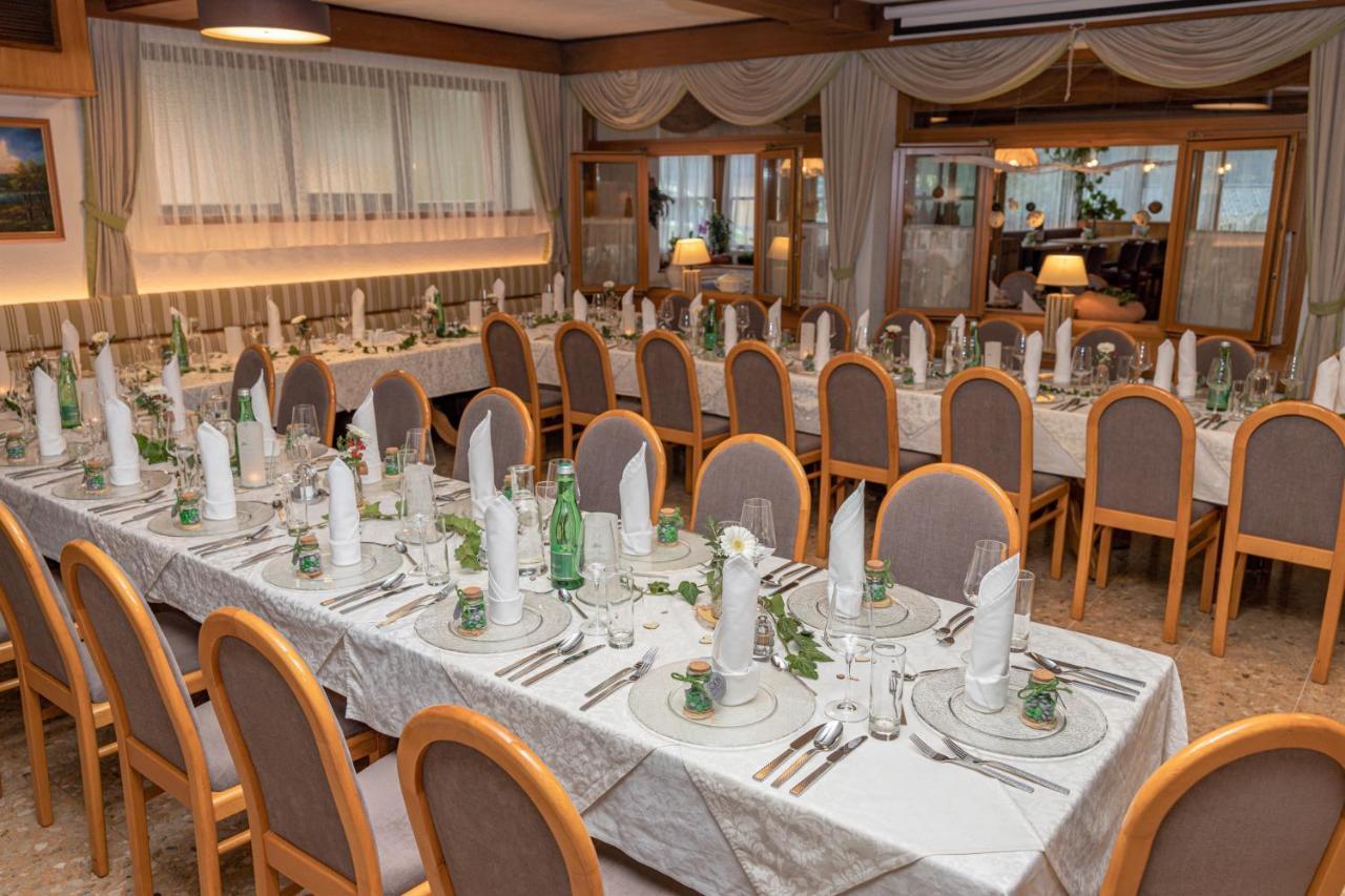 Landhof Waidegger Wirt - Hotel, Restaurant, Bar Buitenkant foto