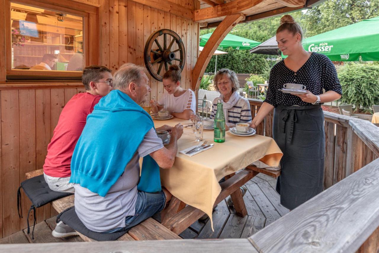 Landhof Waidegger Wirt - Hotel, Restaurant, Bar Buitenkant foto