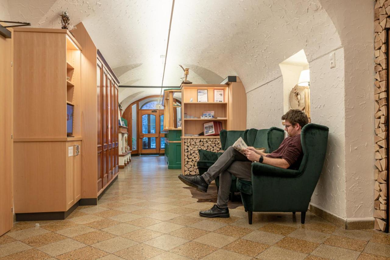 Landhof Waidegger Wirt - Hotel, Restaurant, Bar Buitenkant foto